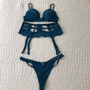 Victoria’s Secret very sexy bra, garter and panty set